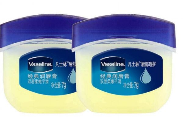 凡士林可以治唇炎吗,唇炎擦凡士林有用吗