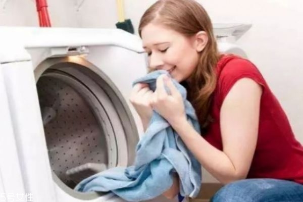 发黄衬衣怎么洗白,发黄衬衣怎么洗