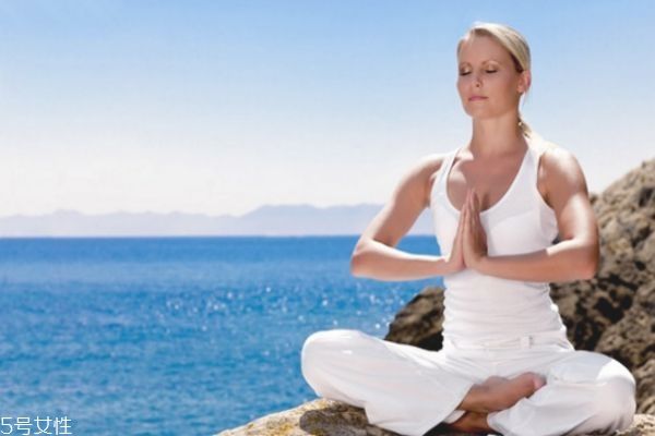 怎样改变驼背,改变驼背最简单的方法 怎样改变驼背,改变驼背最简单的方法