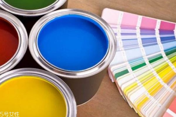 壁纸和乳胶漆哪个好,贴壁纸好还是乳胶漆好 壁纸和乳胶漆哪个好,贴壁纸好还是乳胶漆好