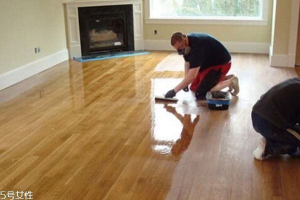 木地板打蜡的最好方法,木地板保养打蜡方法