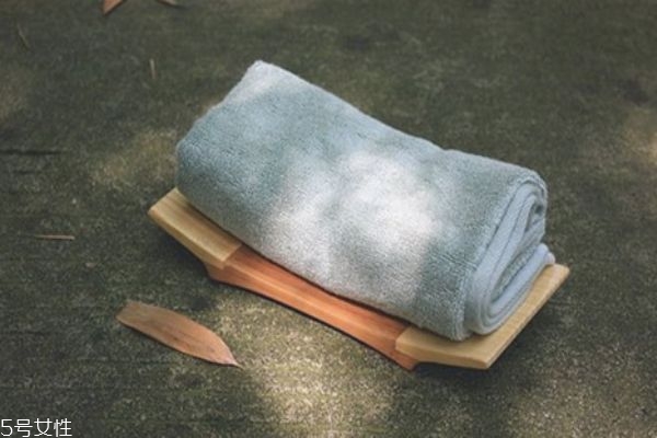 去毛巾异味三个方法,怎么去除毛巾上的异味,毛巾去汗味的小妙招