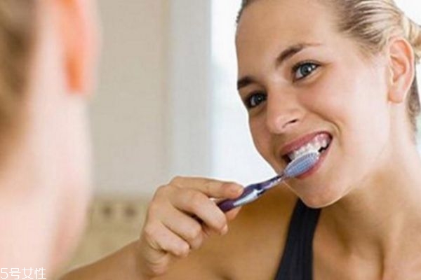 洗牙齿牙缝会变大吗,洗牙牙缝会变大吗