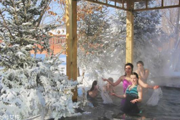 泡温泉泡多久最好,温泉泡多长时间最佳