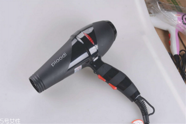 用吹风机好吗,怎样正确使用吹风机