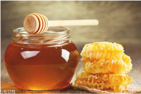 嘴角烂了涂蜂蜜有用吗,嘴角开裂抹蜂蜜吗 嘴角烂了涂蜂蜜有用吗,嘴角开裂抹蜂蜜吗