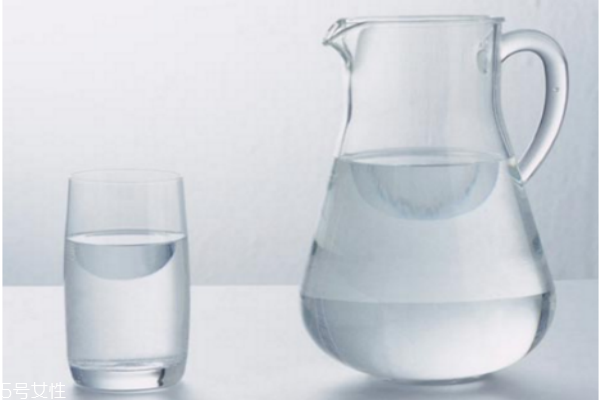 孕妇白开水喝多了有什么危害,小孩白开水喝多了有什么危害