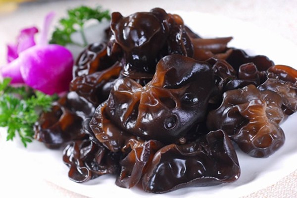 黑木耳能降血脂还是降胆固醇,吃黑木耳能降血脂吗