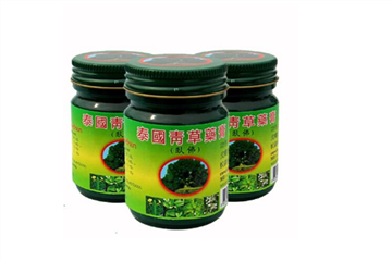 青草膏小孩可以用吗?,小宝宝能不能涂青草膏