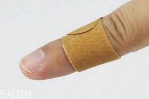 创可贴可以贴脸上吗?,脸上能贴创可贴吗