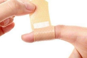 伤口破了创可贴可以贴一晚上吗,创可贴可以贴一晚上吗? 伤口破了创可贴可以贴一晚上吗,创可贴可以贴一晚上吗?