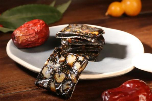 阿胶糕拿不出来了怎么办,阿胶糕在玻璃盒冷却后取不出来