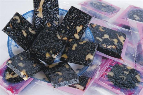 容易上火的人能吃阿胶糕吗?,容易上火的人可以吃阿胶糕吗