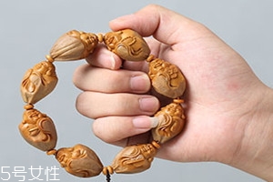 戴橄榄核脖挂注意什么,橄榄核脖挂买回来能直接戴吗