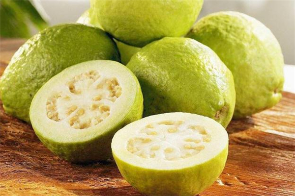 番石榴没熟可以吃吗,番石榴没熟能吃吗