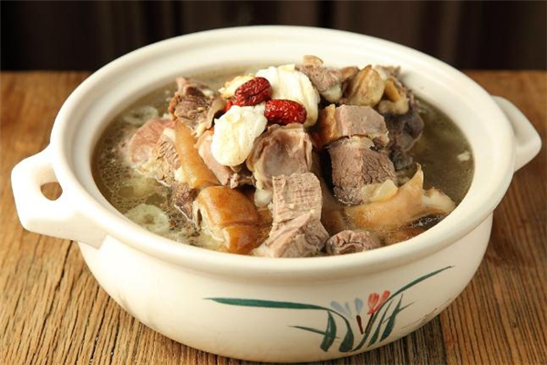 羊肉汤啥时候喝最好,羊肉汤适合什么季节喝