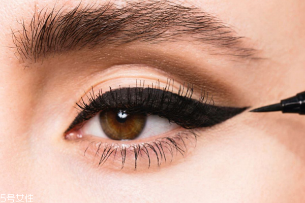 怎么挑选眼线笔,初学者如何选择眼线笔