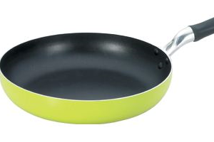 平底锅可以用在电磁炉上吗,平底铁锅可以在电磁炉上使用吗