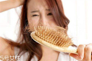 每天掉多少根头发是正常的,一天掉50根头发正常吗