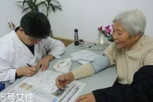 冬天老人容易得什么病,冬季老年人容易发生的疾病