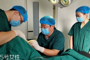 肛瘘手术后换药,肛瘘术后医生说不需要换药 肛瘘手术后换药,肛瘘术后医生说不需要换药