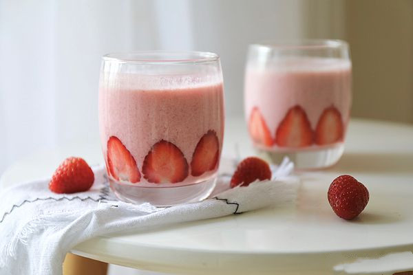 草莓奶昔怎么做英语,草莓奶昔怎么做? 草莓奶昔怎么做英语,草莓奶昔怎么做?