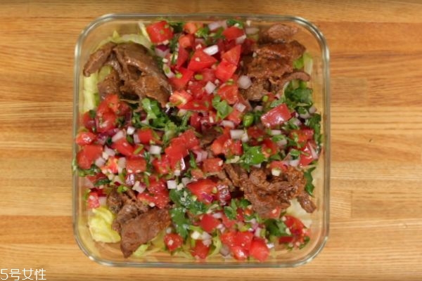 牛肉沙拉怎么做好吃,沙拉牛肉的做法大全窍门 牛肉沙拉怎么做好吃,沙拉牛肉的做法大全窍门