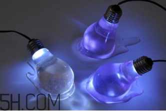 灯泡糖放进嘴巴为什么拿不出来,灯泡放在嘴里为什么拿不出来