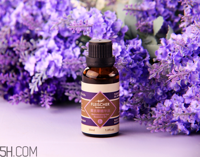 薰衣草精油泡脚的好处和坏处,用薰衣草精油泡脚什么好处