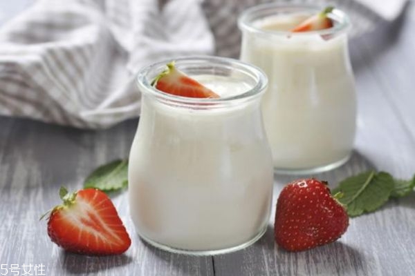 减肥中可以喝酸奶吗,早上喝酸奶会瘦吗