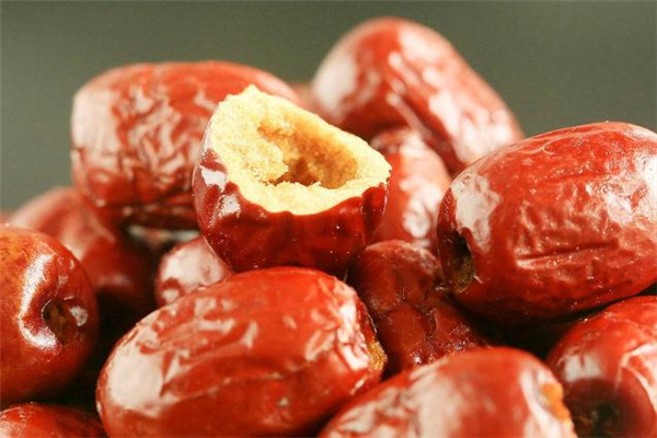 香酥脆枣是油炸的吗,良品铺子脆枣是油炸的吗