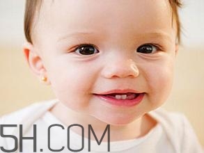 小孩的牙齿很黄有什么办法?,小孩刚换牙牙齿很黄是什么原因 小孩的牙齿很黄有什么办法?,小孩刚换牙牙齿很黄是什么原因