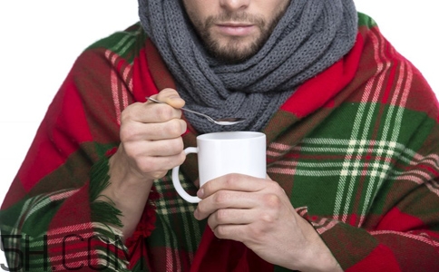 50岁的男人怕冷是什么原因,男人怕冷怎么回事