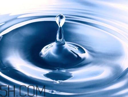 双氧水治头皮屑吗,股癣用双氧水有效果吗