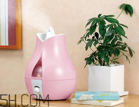 加湿器的摆放位置最好,加湿器放什么位置合适