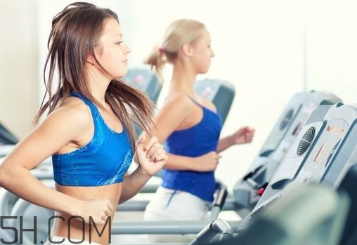 跑步机跑步的正确姿势视频,跑步机跑步的正确姿势分解图