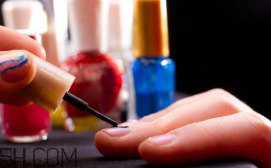 过期的指甲油还能用吗?,如果用了过期的指甲油会怎么样