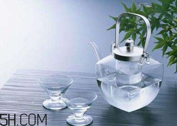 喝水注意事项,不宜喝水的方式