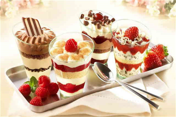 冰淇淋怎么做简单又好吃,冰淇淋怎么做?