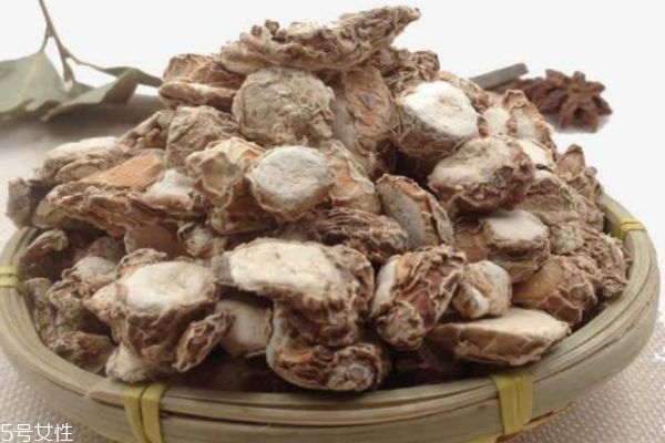 山奈是什么样子的,山奈,叫什么名字 山奈是什么样子的,山奈,叫什么名字