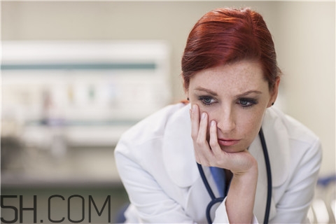 脸上有痘痘能喝奶茶吗,痘痘肌肤可以喝酸奶吗