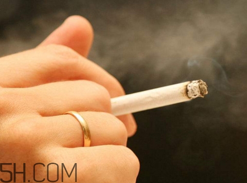 支气管炎可以抽烟不,支气管哮喘可以抽烟吗 支气管炎可以抽烟不,支气管哮喘可以抽烟吗