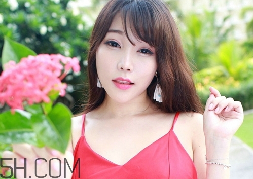 早上尿的颜色像茶水,深褐色,尿液茶褐色是怎么回事