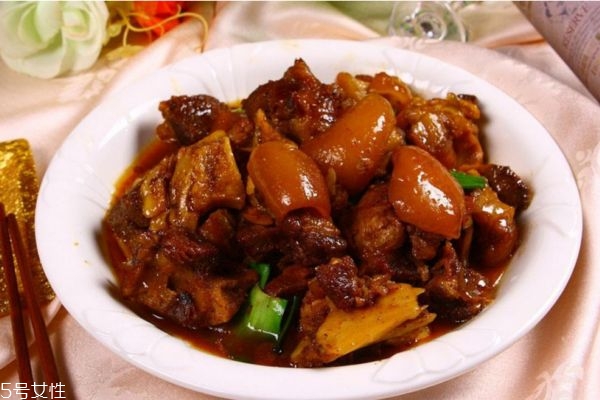 卤猪蹄炒什么好吃,卤猪蹄炒什么菜好吃 卤猪蹄炒什么好吃,卤猪蹄炒什么菜好吃