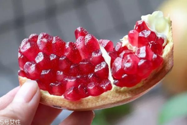 软籽石榴籽可以吃吗?有什么功效,软籽石榴籽能吃吗?