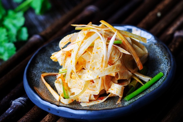 凉拌油豆皮,凉拌油豆皮怎么做好吃 凉拌油豆皮,凉拌油豆皮怎么做好吃