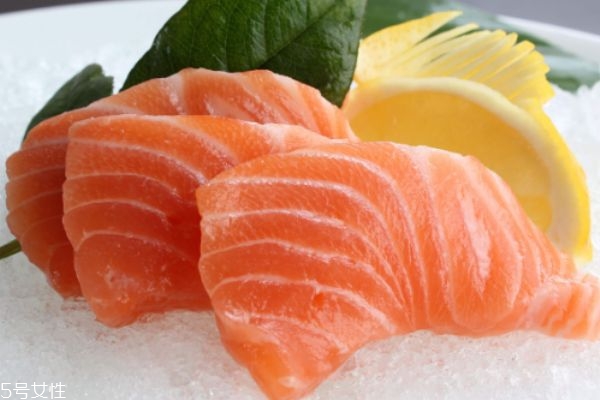 三文鱼怎么做好吃呢?,三文鱼怎么做好吃呢炒韭菜可以吗