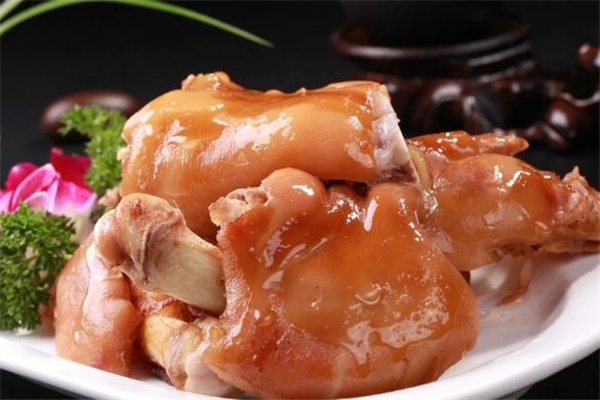 卤猪蹄怎么才不发黑,卤猪蹄颜色卤黑了怎么办