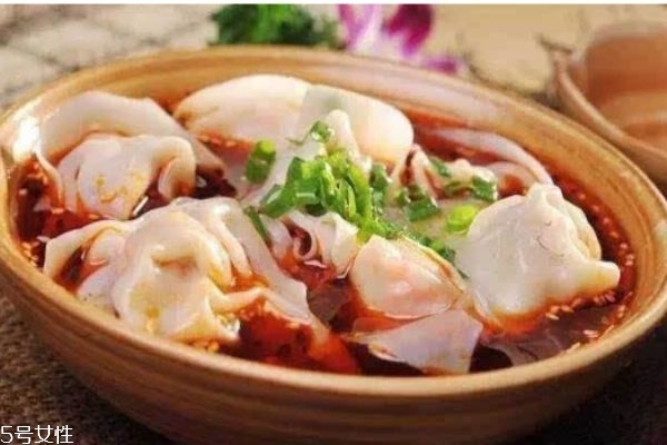 什么叫龙抄手,龙抄手为什么叫龙抄手