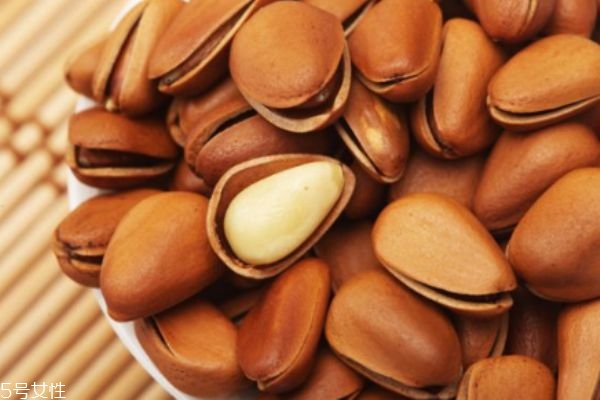 松子营养价值有些什么,松子的营养和价值